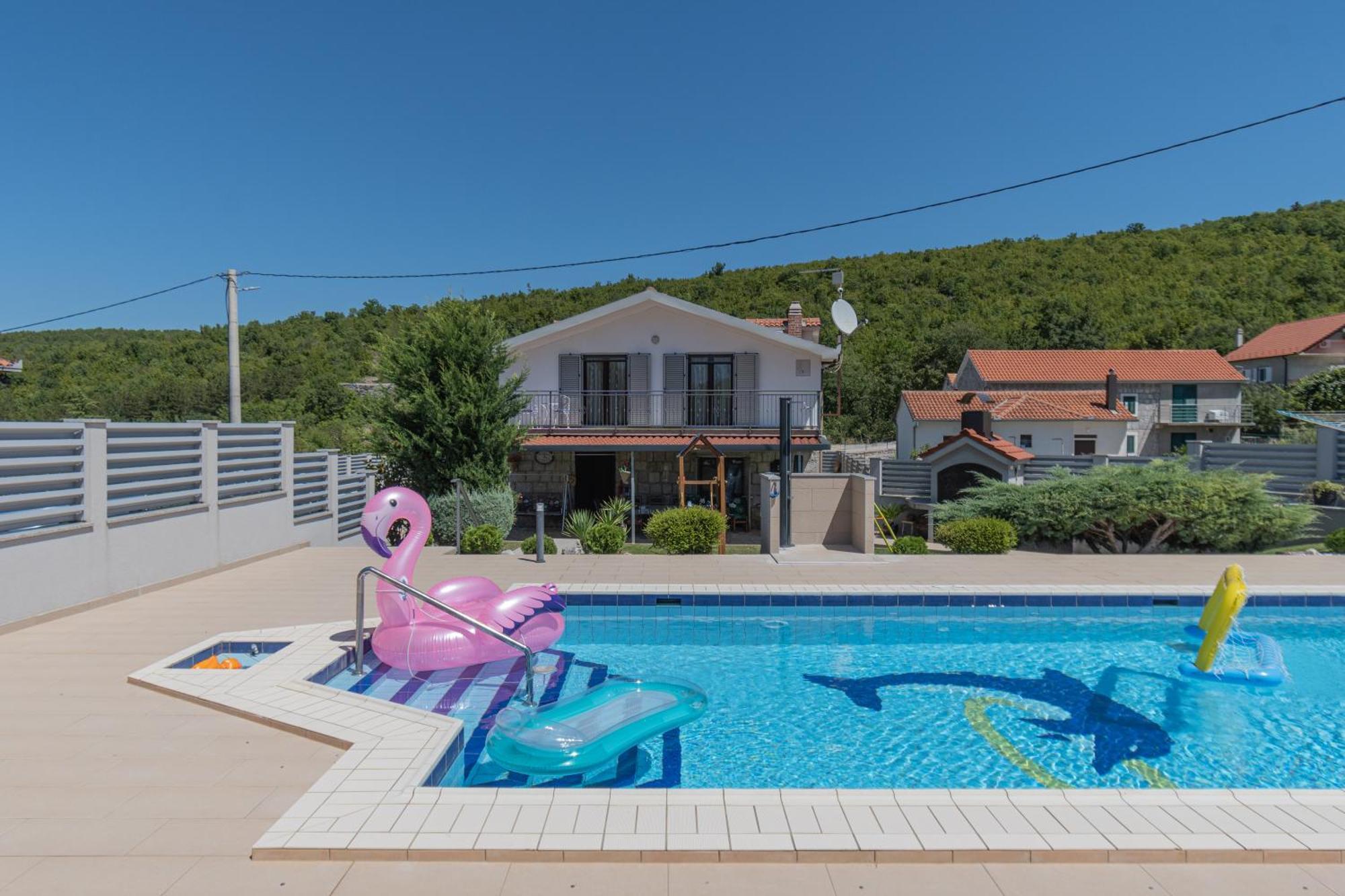 Spacious Villa For 10 With A Big Private Pool Trilj Exterior foto