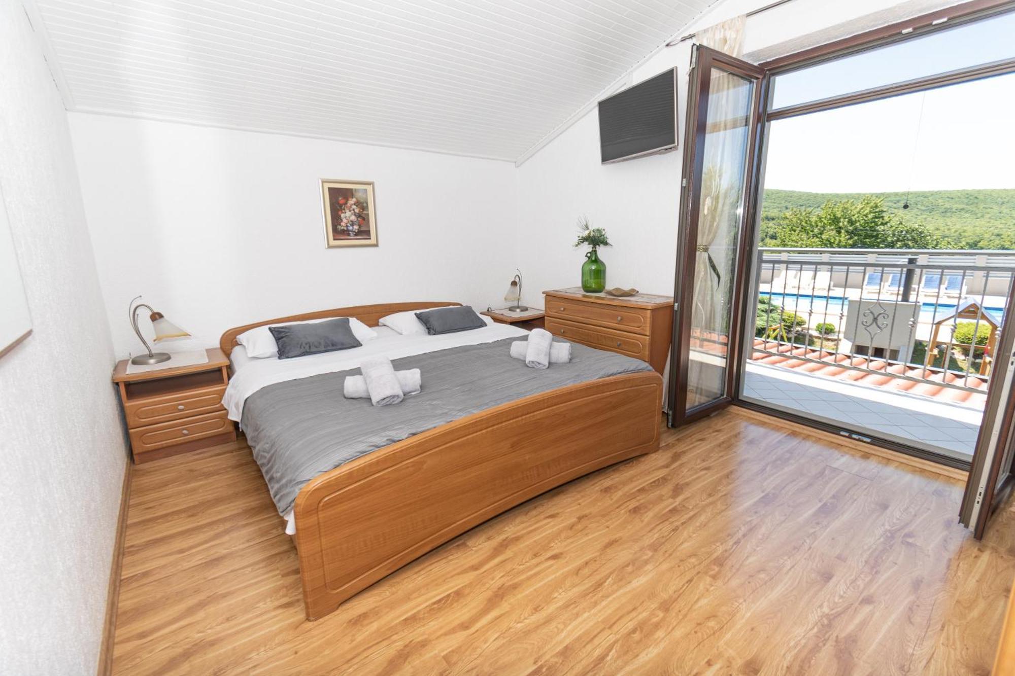 Spacious Villa For 10 With A Big Private Pool Trilj Exterior foto